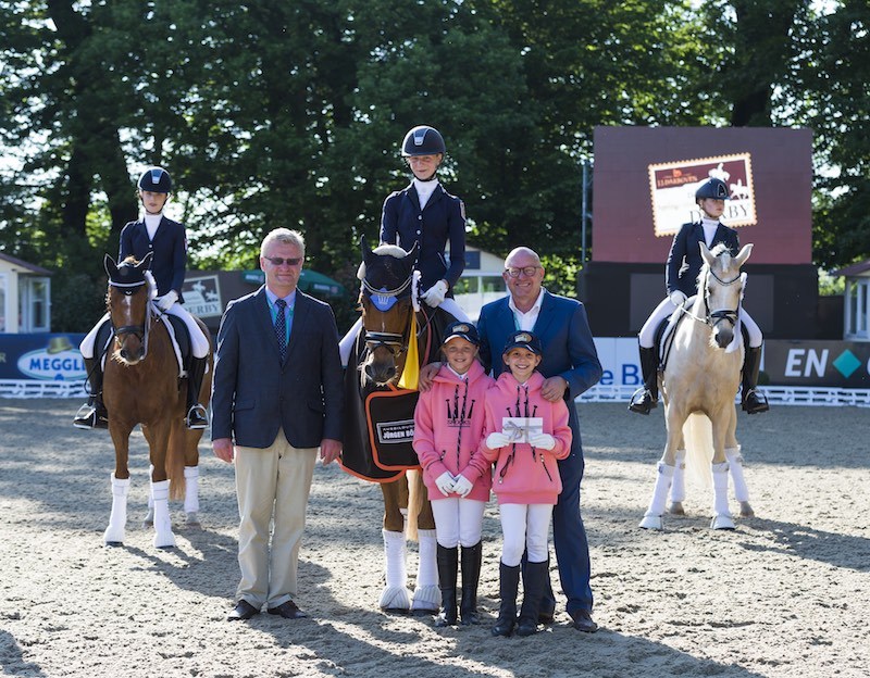 Caro Lass gewinnt Pony-Dressur-Derby