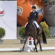 Weltrekord für deutsche Reiter nach Dressur / Drei Reiter auf Platz eins bis drei