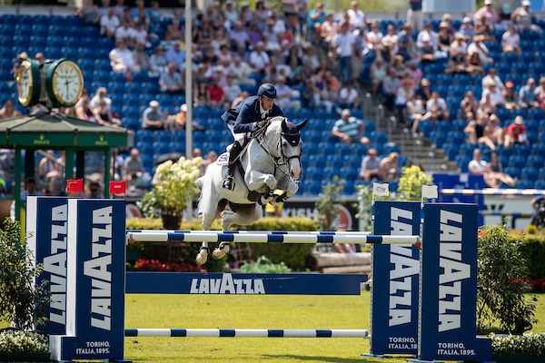 Cornet Obolensky-Söhne erfolgreich bei HLP-Sportpferdeprüfung in Münster